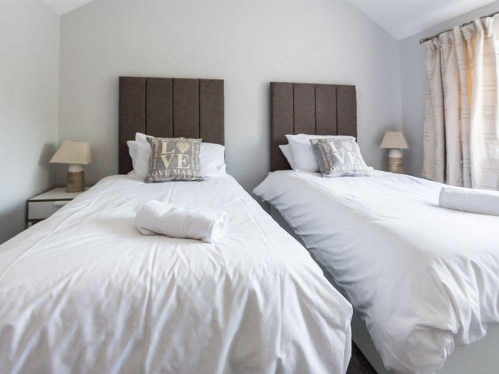 Newlyn House Apartamento Christleton Exterior foto