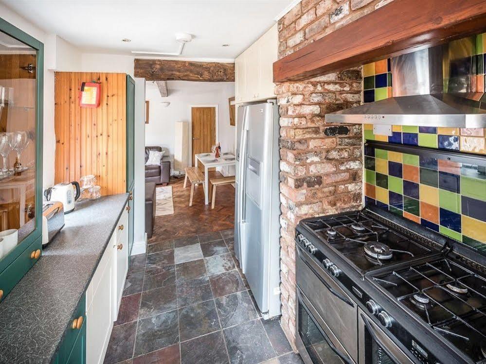 Newlyn House Apartamento Christleton Exterior foto
